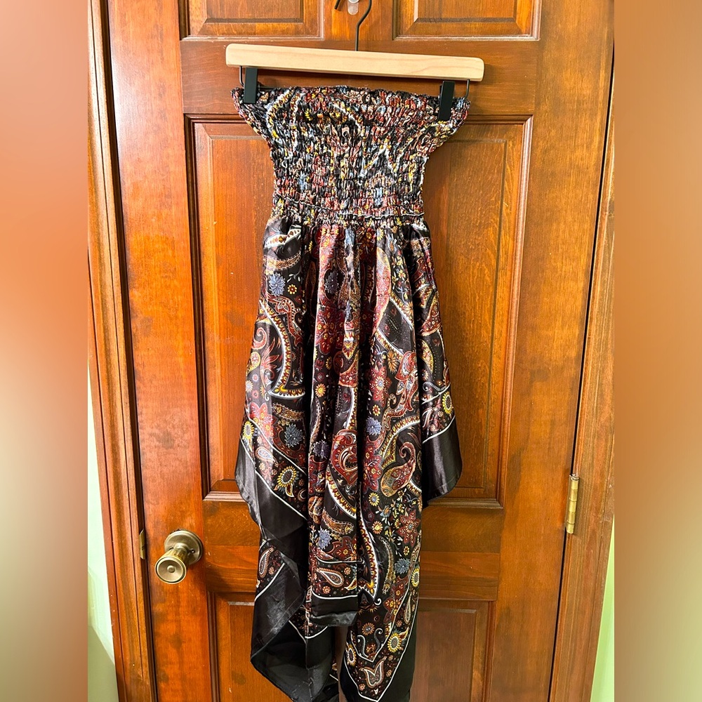 AUTHENTIC WEAR Pretty Boho strapless Polyester dress. No size tag